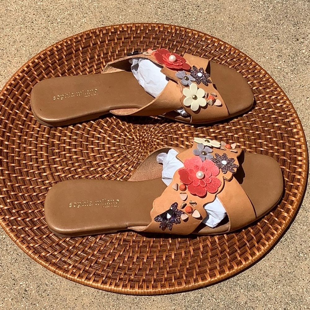 Sophia Milano leather flower sandals - Picture 5 of 7